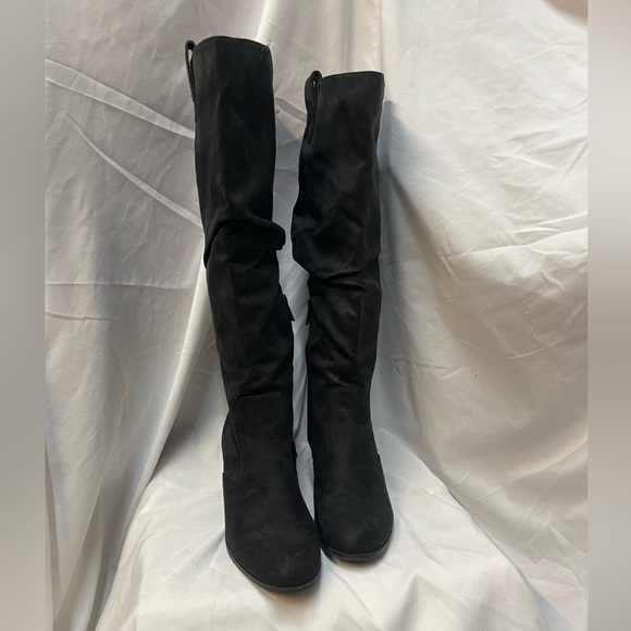 Women’s Black Boots - Picture 3 of 4
